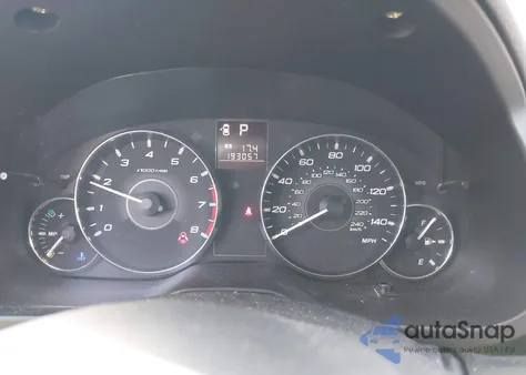 2011 Subaru Outback 2.5I z USA, uszkodzony, nr VIN 4S4BRBAC3B3382704